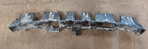 Rear bumper mounting bracket