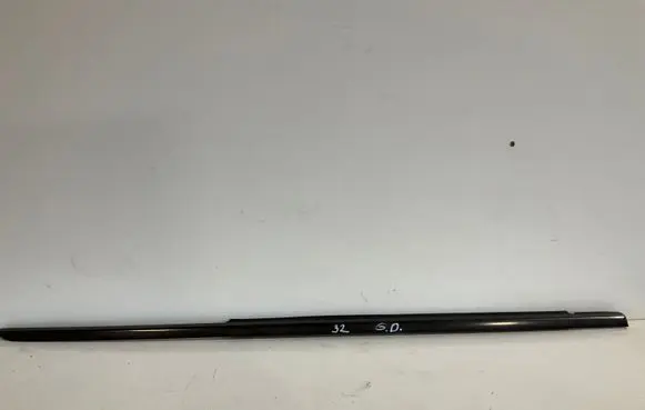 Mercedes-Benz E W211 Tailgate/trunk side cover trim 