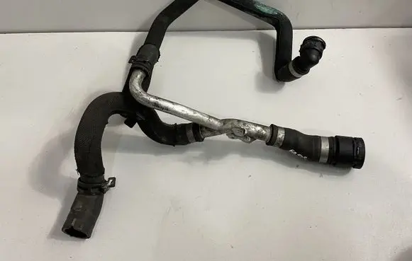 BMW 5 GT F07 Engine coolant pipe/hose 7647750