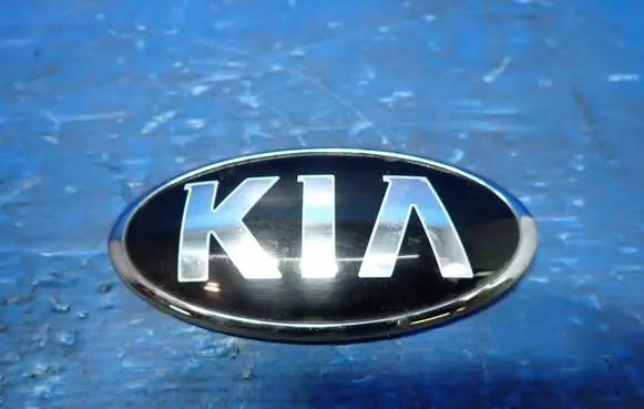 KIA Rio Manufacturer badge logo/emblem 86320-1W150