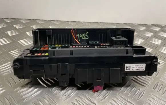 BMW 5 GT F07 Fuse module 9210861