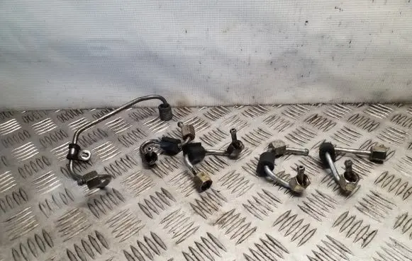 Skoda Superb B8 (3V) Fuel injector supply line/pipe 