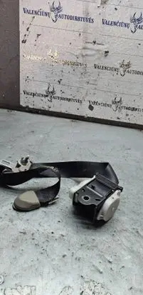 Mitsubishi Grandis Rear seatbelt N1527