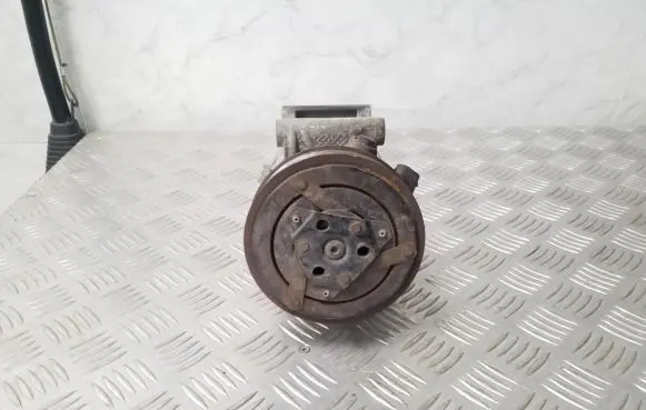 Renault Scenic II - Grand scenic II Air conditioning (A/C) compressor (pump) 8200678499