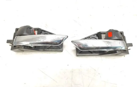 Suzuki Swift III Front door interior handle