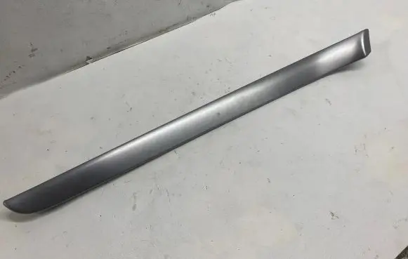 Audi A4 S4 B7 8E 8H Front door trim bar 8E0867409
