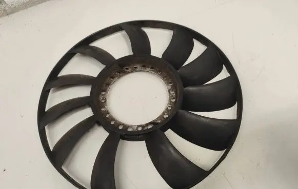 Volkswagen PASSAT B5.5 Fan impeller 058121301B