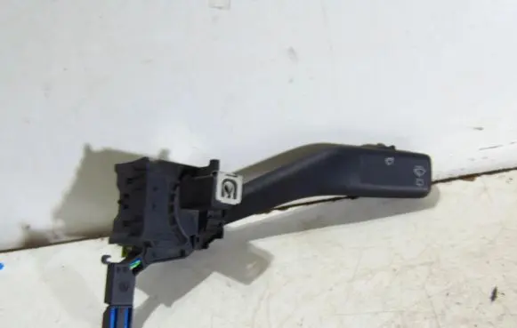 Volkswagen Golf V Wiper control stalk 1K0953519