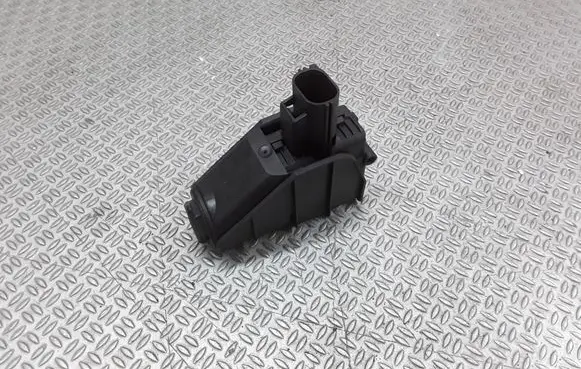 Fuel tank cap lock