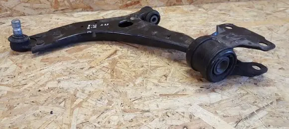 Volvo V40 Front lower control arm/wishbone AV613A262DA
