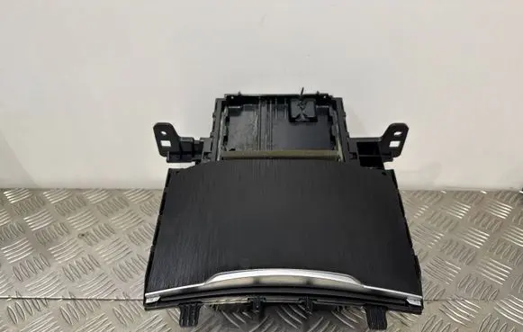 Alfa Romeo Giulia Cup holder front 0129332B83 1817422X
