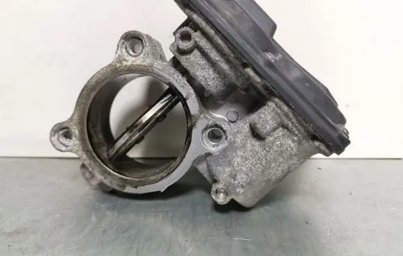 Mini Cooper Countryman R60 Electric throttle body valve 7810752