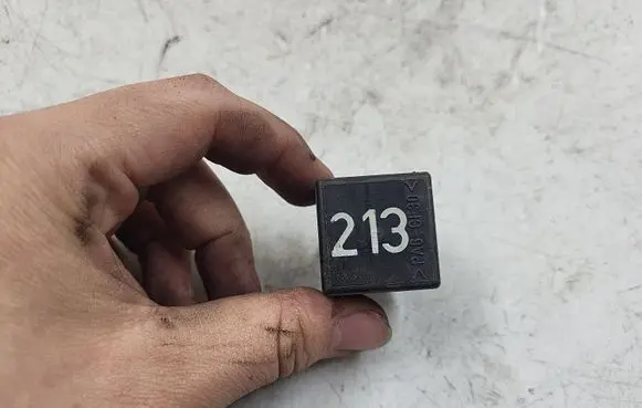 Audi A4 S4 B5 8D Other relay 443951253J