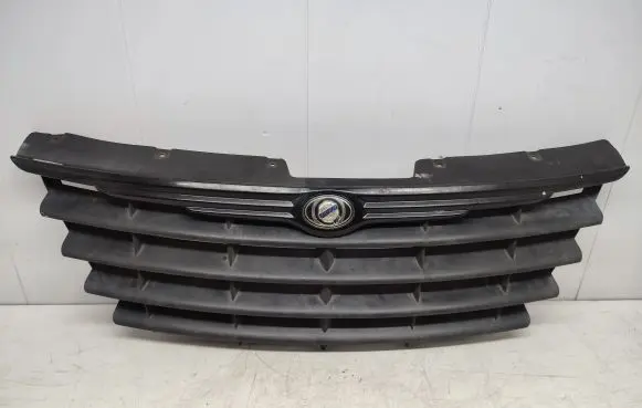 Chrysler Grand Voyager IV Front bumper upper radiator grill 04857960AA
