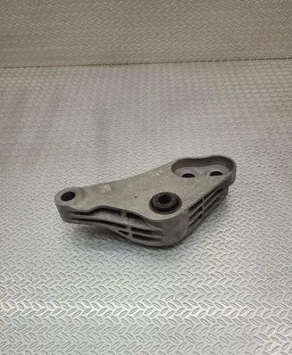 Opel Mokka B Gearbox mounting bracket 9826468580