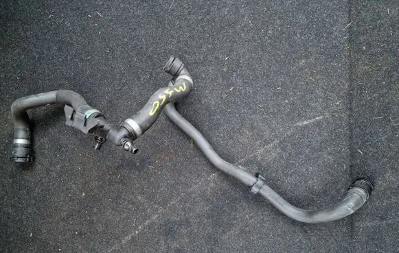 BMW 5 G30 G31 G38 Engine coolant pipe/hose 8602678 16269713