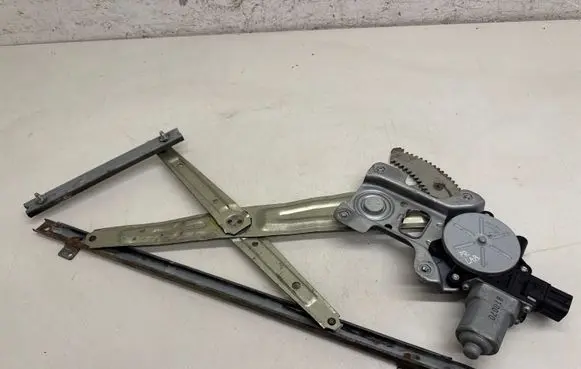 Mitsubishi Outlander Front door window regulator with motor 5713A090