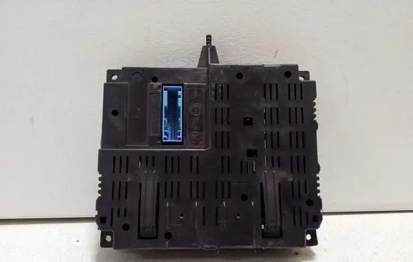 Iveco Daily 5th gen Comfort/convenience module 5801346885