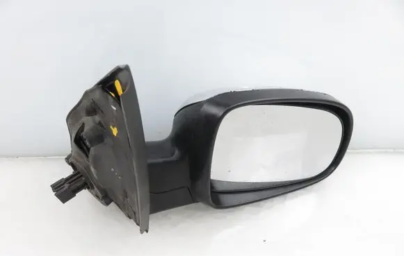 Opel Corsa C Front door electric wing mirror 