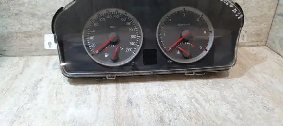 Volvo V50 Speedometer (instrument cluster) 30710071