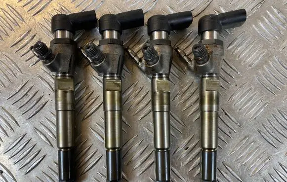 Mercedes-Benz A W176 Fuel injectors set H8201100113 166006212R