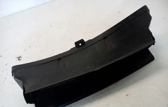 BMW 1 E81 E87 Radiator trim 7189264