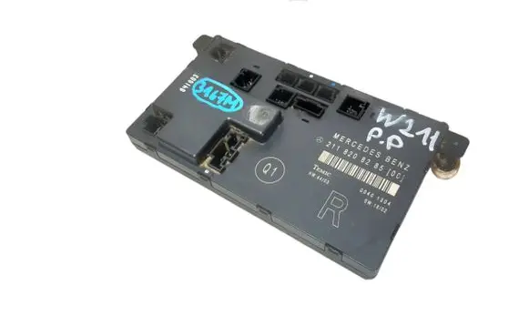 Mercedes-Benz E W211 Door control unit/module 2118208285