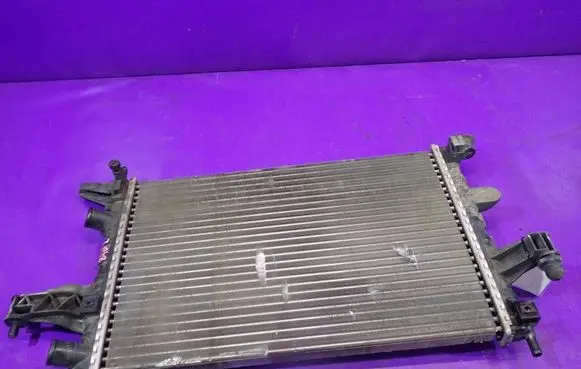 Opel Tigra B Coolant radiator 24445161