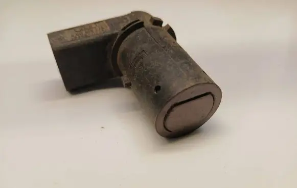 Audi A6 S6 C5 4B Rear parking sensor holder (PDC) 4B0919275