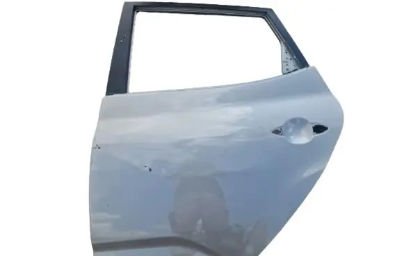 KIA Venga Rear door