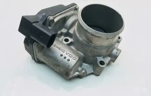 Volkswagen Golf V Throttle valve 06F133062G A2C53044094