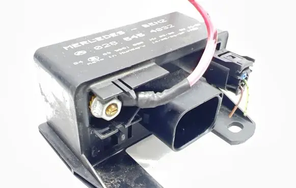 Mercedes-Benz ML W164 Glow plug pre-heat relay 0285454032