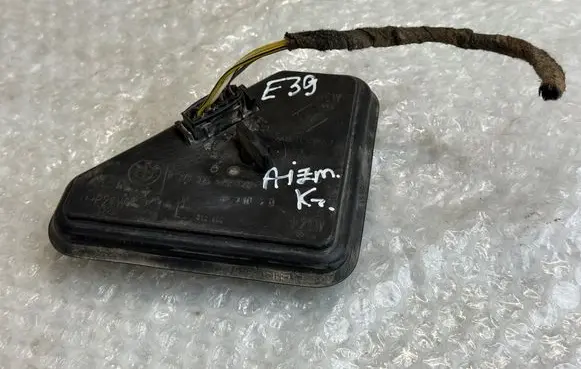 BMW 5 E39 Tail light bulb cover holder 8371325