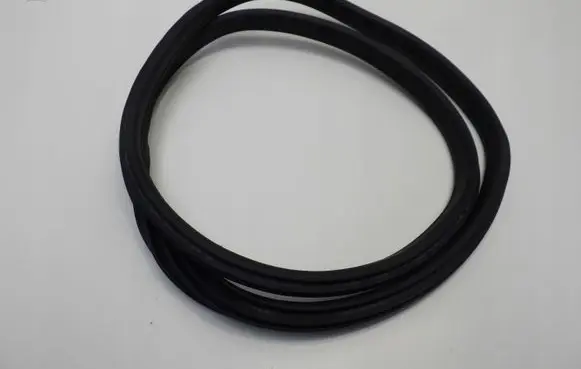 BMW 2 F44 Rubber seal rear door 7483099