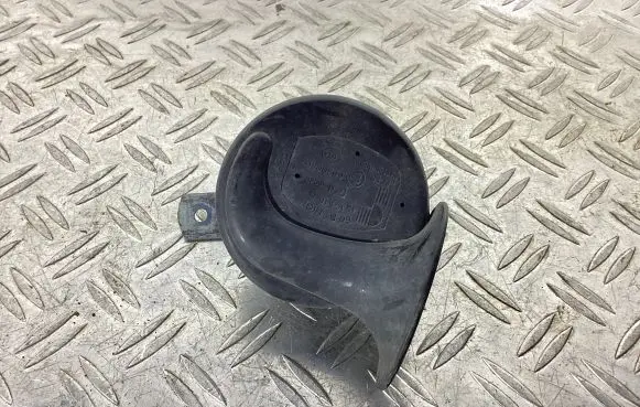 Tesla Model S Horn signal A050690