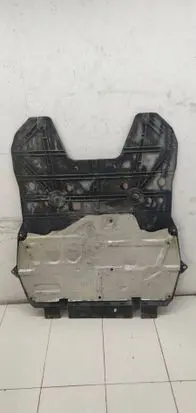 Peugeot 308 Engine splash shield/under tray 