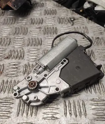 Volkswagen Golf IV Sunroof motor/actuator 1J6959591