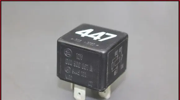 Skoda Octavia Mk1 (1U) Coolant fan relay 6U0906061A