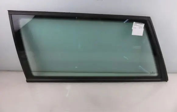 Volkswagen PASSAT B5 Rear side window