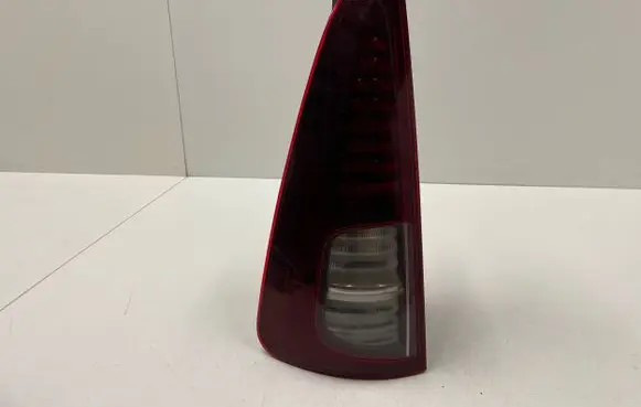 Renault Espace IV Rear/tail lights 8200394722