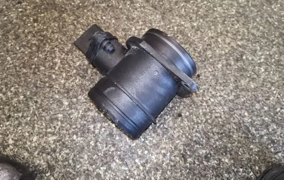 Skoda Fabia Mk2 (5J) Mass air flow meter 0281002531