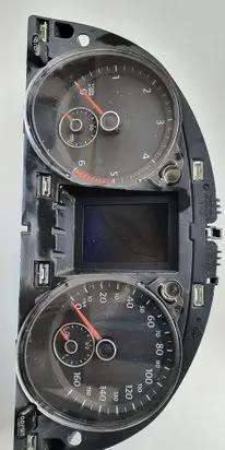 Volkswagen PASSAT B7 Speedometer (instrument cluster)