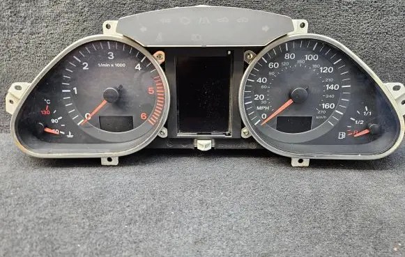 Audi Q7 4L Speedometer (instrument cluster) 4L0920950G 4F0910900C