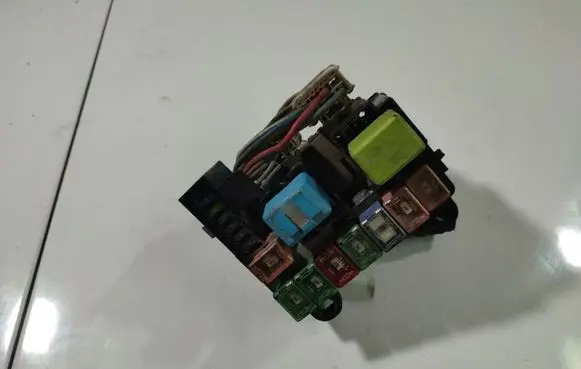 Mazda 323 Fuse box set 12543033