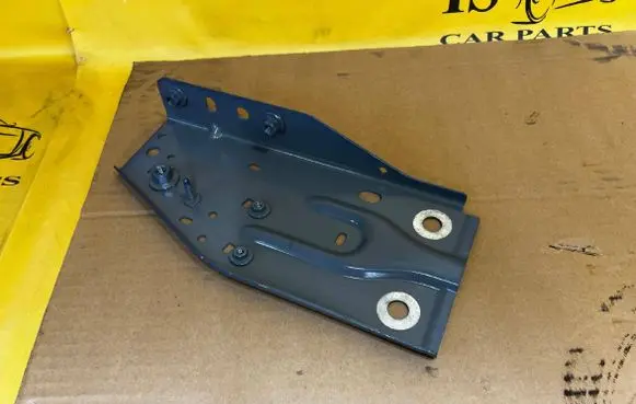 Ford Bronco Fender mounting bracket MB3B-16E025-AD MB3B16E025AD