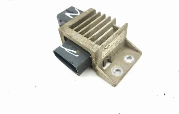 Nissan Navara D23 Glow plug pre-heat relay 271203982R