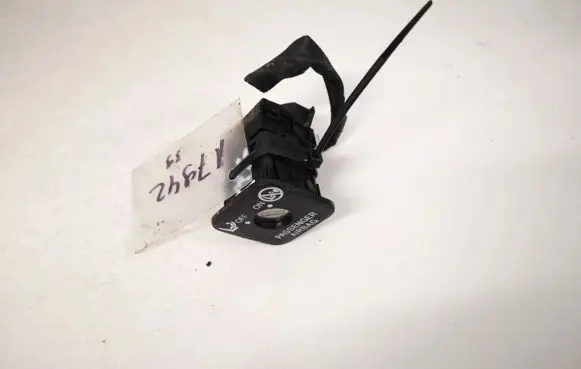 Toyota Avensis T270 Passenger airbag on/off switch 
