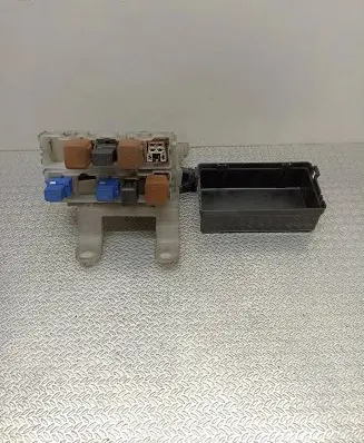 Nissan X-Trail T30 Fuse module