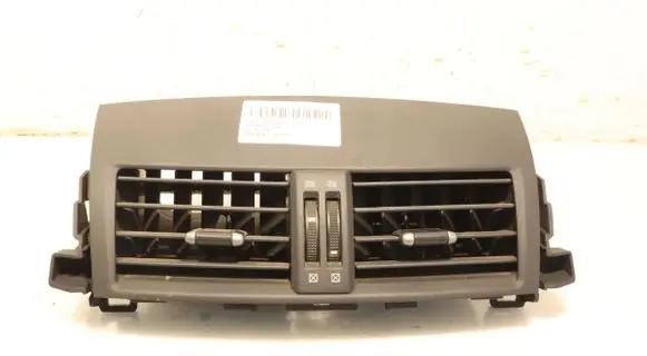 Toyota RAV 4 (XA30) Dashboard air vent grill cover trim 