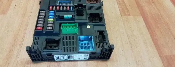 Citroen C4 Grand Picasso Fuse module 9804067480 E1095295 BSIN05